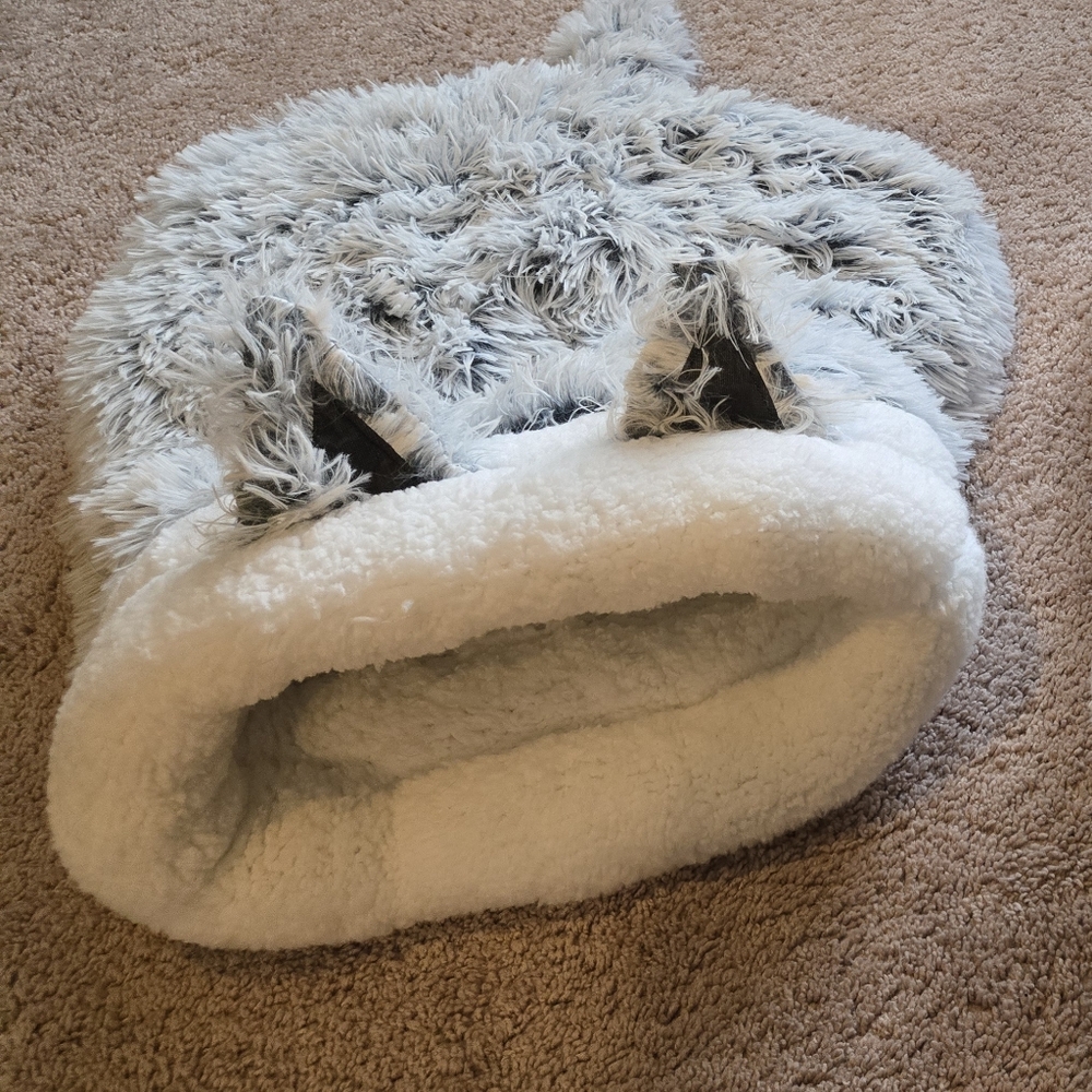 Cozy Gray Cat Bed/Sleeping Bag